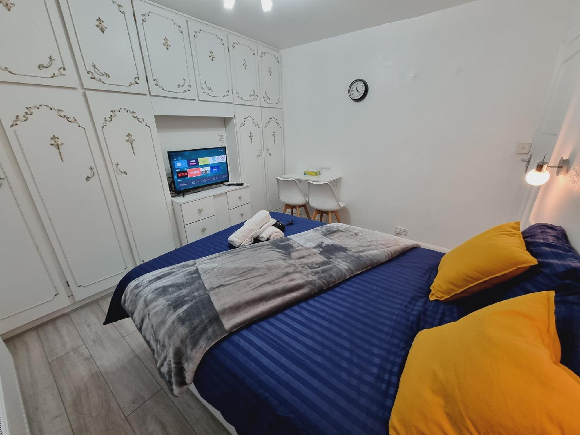 Luxury Double Bed With Private Bathroom, Netflix, Work Space And Wifi Leeds  Ngoại thất bức ảnh